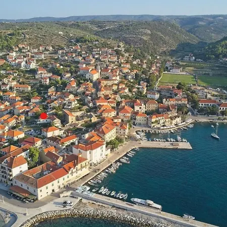 Zana Apartamento Postira