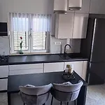 Apartament Zana *