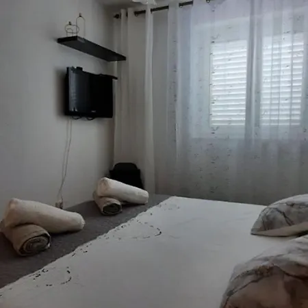 Zana Apartment